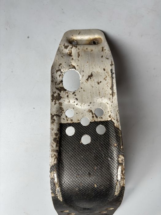 Osłona Silnika HUSQVARNA TC450 / 250 R 2005