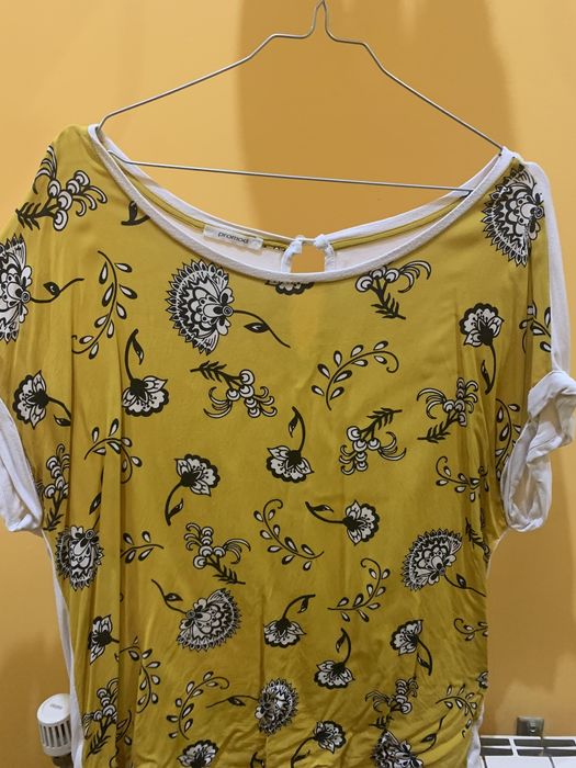T-shirt mulher “Promod” tam. L estampado amarelo com flores e branca