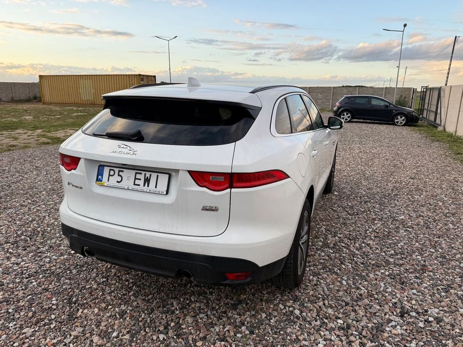 Jaguar F-Pace