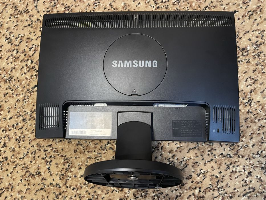 Монітор Samsung SyncMaster943