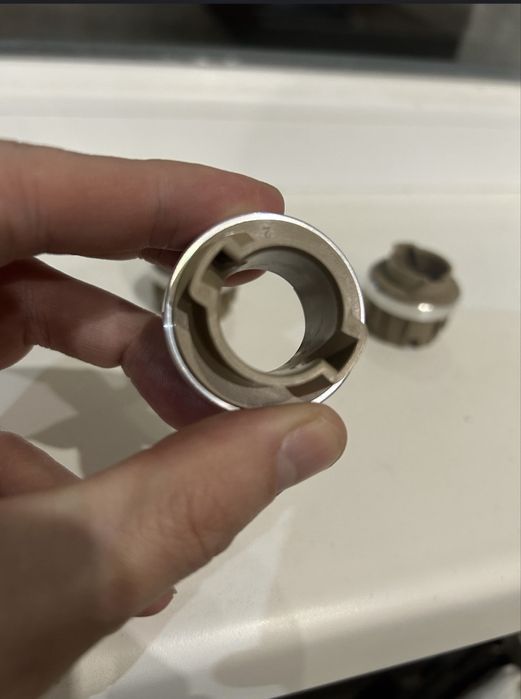 Ремкомплект рульової (рулевой) рейки, втулка, датчик Мазда Mazda 6 GH