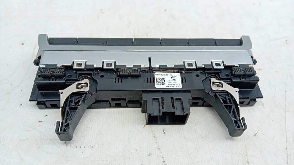 Botão / interruptor 4 piscas AUDI Q3 (F3B)