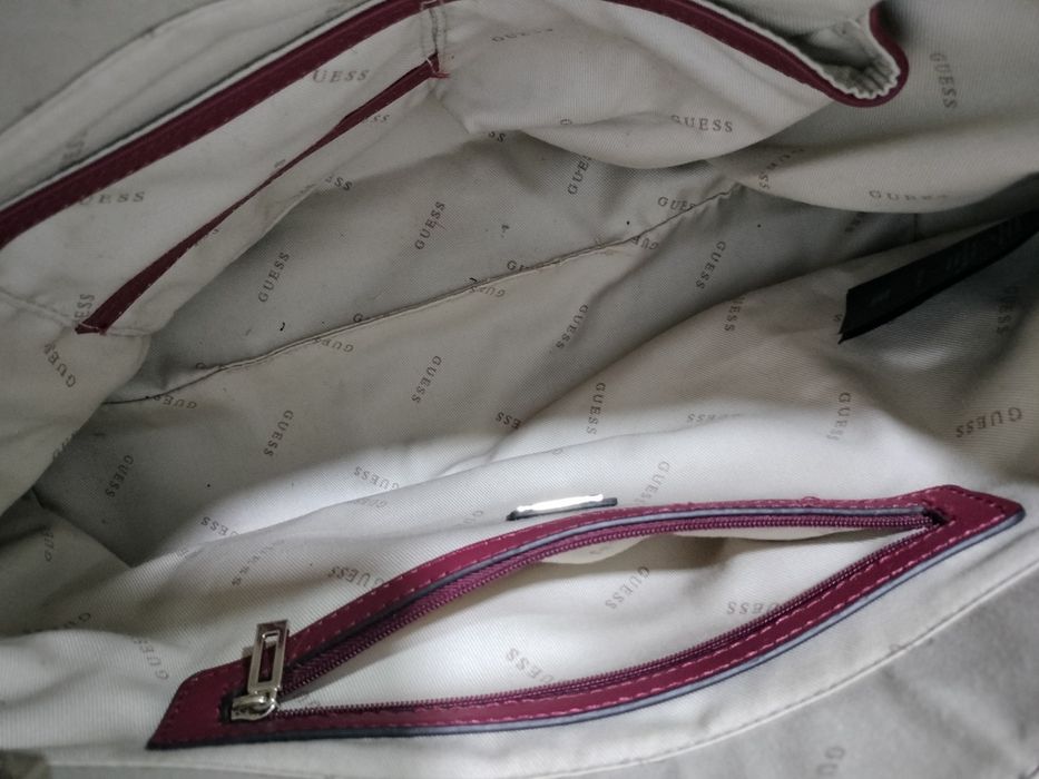 Vende-se mala da marca Guess original em muito bom estado
