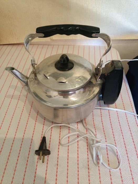 Продам электрический чайник