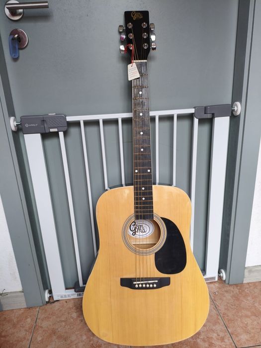 Viola  acústica nunca usada