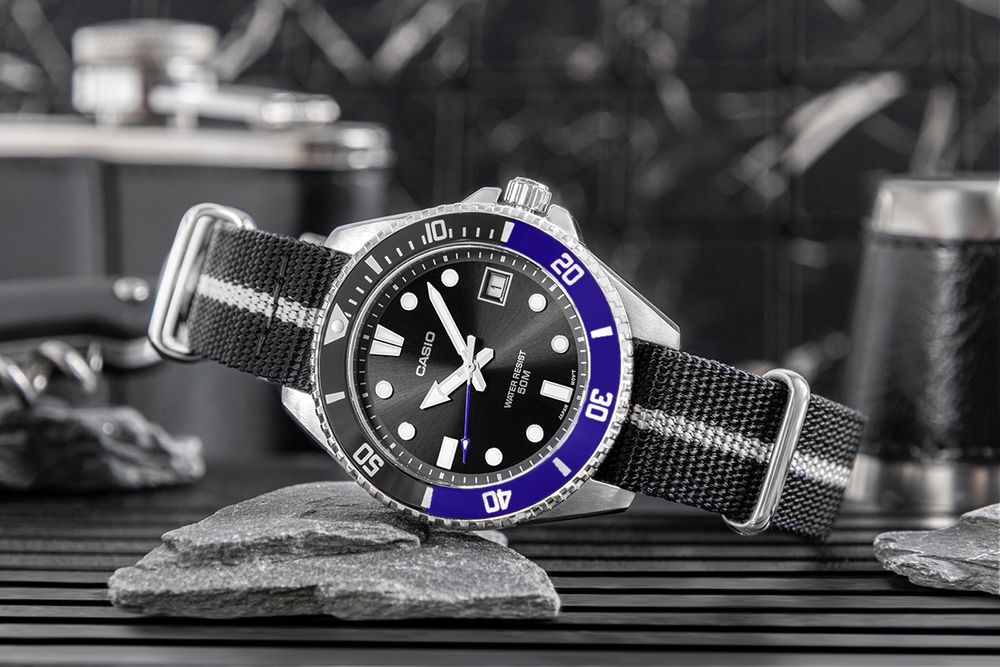 Zegarek Męski CASIO MDV-10C-1A2VEF + BOX