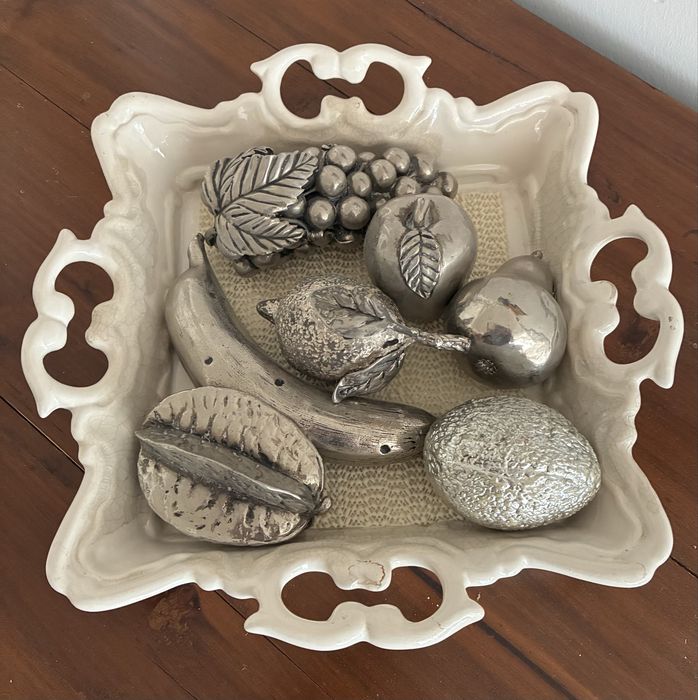 Taça antiga da Vestal com 7 peças de fruta