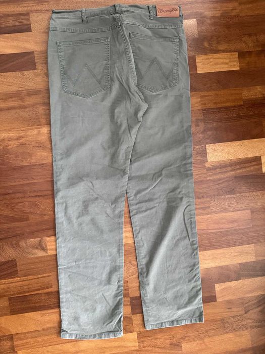 Spodnie Wrangler Arizona  36/32 bawełna elastan kolor khaki