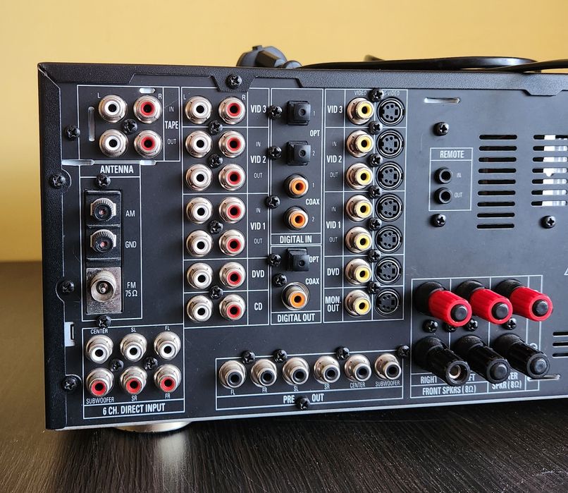 Harman/Kardon AVR 3000 amplituner