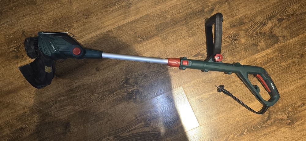 Elektryczna podkaszarka