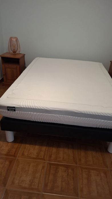 Cama "mousse de forme" Pirelli
