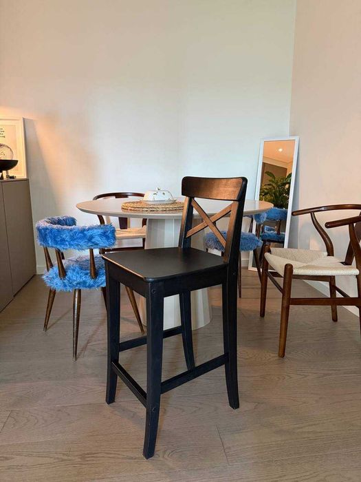 Três bancos de bar em estado perfeito IKEA (preço para três)