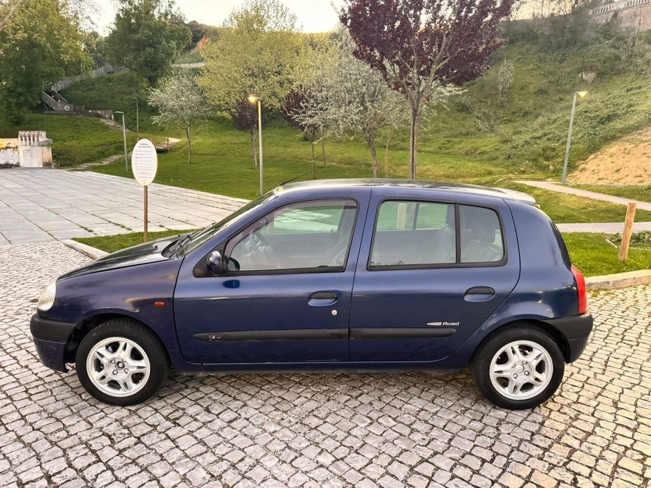 Renault clio ano 2001