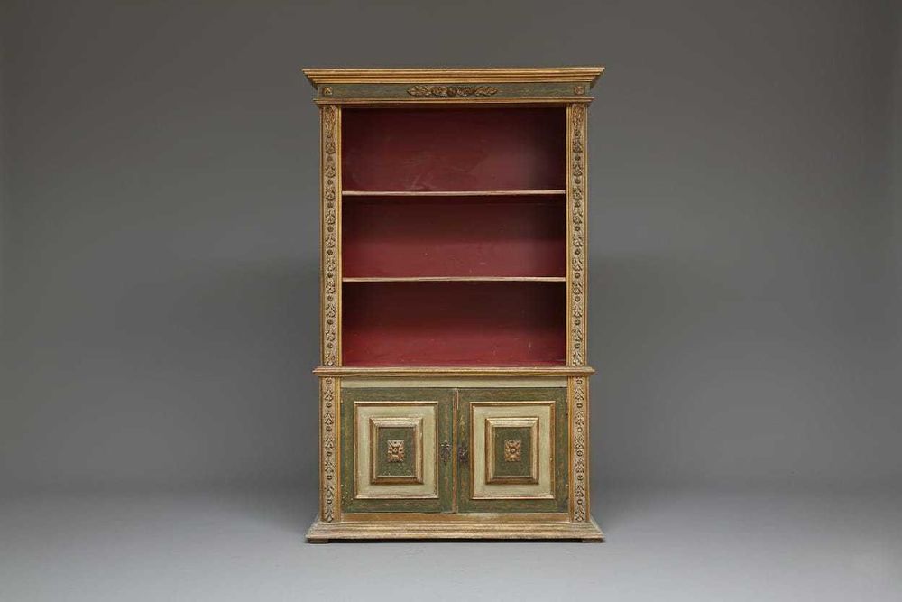 Armário antigo em talhaa dourada séc XIX