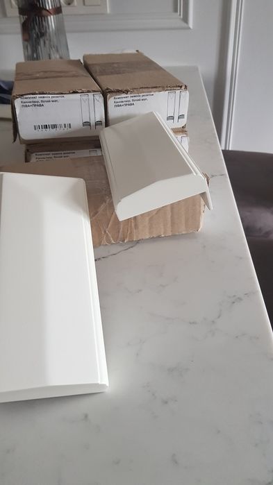 Комплект нижніх розеток для міжкомнатних дверей