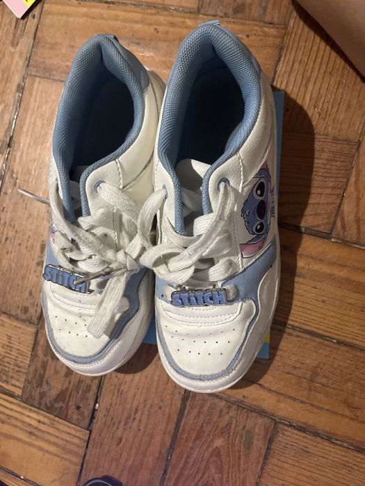 Sapatos do stitch