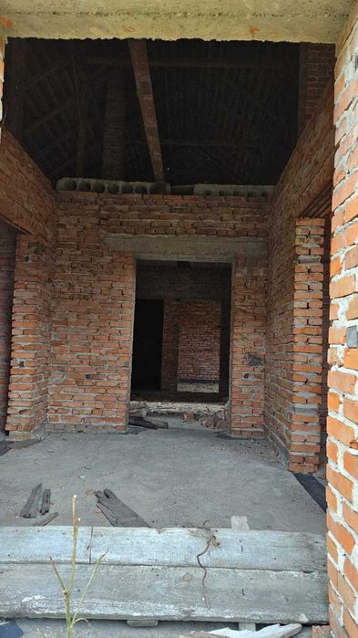 незавершений будинок та земельна ділянка 19,9 сот., с. Старий Добротвір