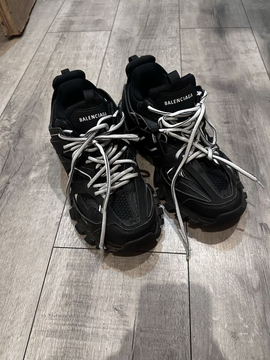 Balenciaga track led