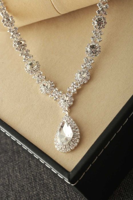 B5.10 Hit Zestaw biżuterii z białymi kamieniami i cyrkoniami 2 cz.ślub