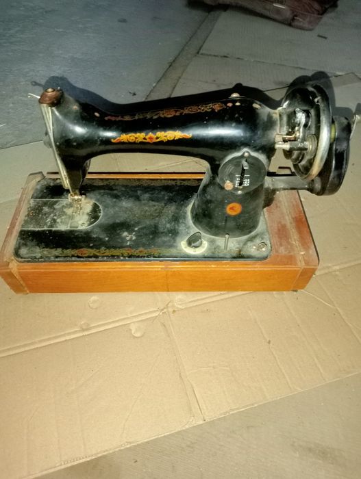 Швейная машинка Подолка