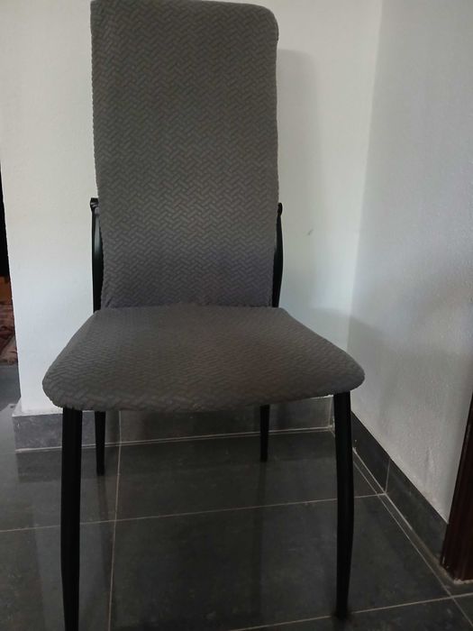Vendo 6 Cadeiras para desocupar com urgência