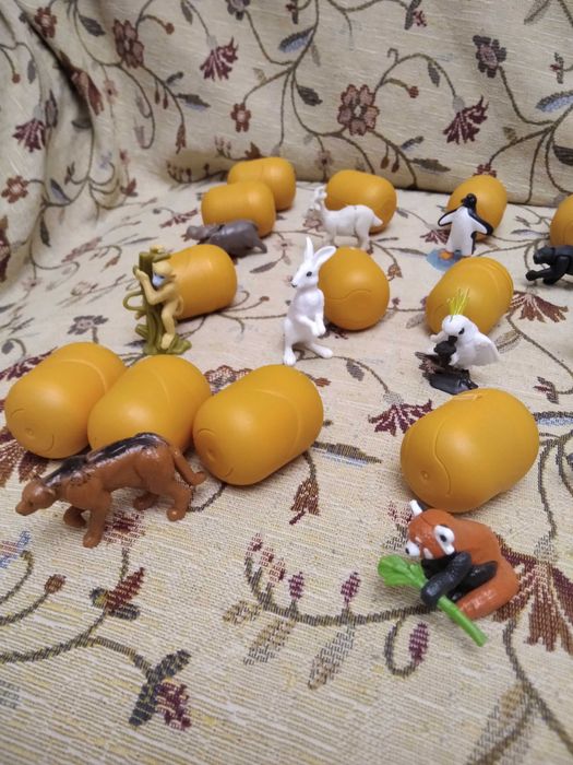 Игрушки kinder natoons, киндер MAXI и другие