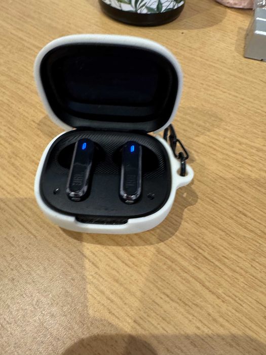 Oportunidade!!! Fone JBL Tune Beam preto usado apenas 4 meses!