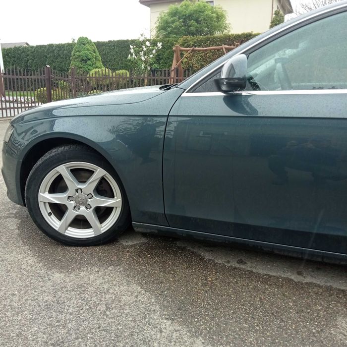 Samochód audi A4 B8