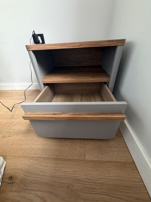 Conjunto Cama e mesinha cabeceira e colechao 212x126