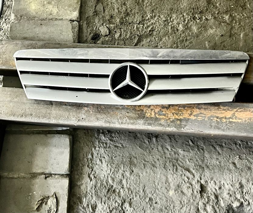 Решітка радіаторна оригінал