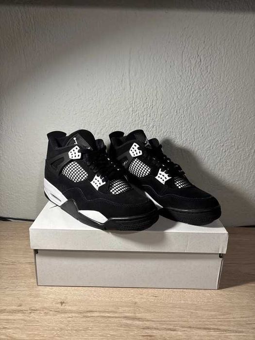 Jordan 4 Retro White Thunder Rozmiar 43