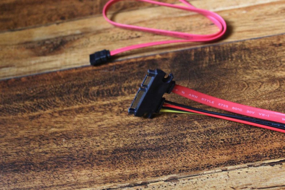 кабелі до пк - комплект нове/ sata 22-pin (7 + 15) SATA Male to Female