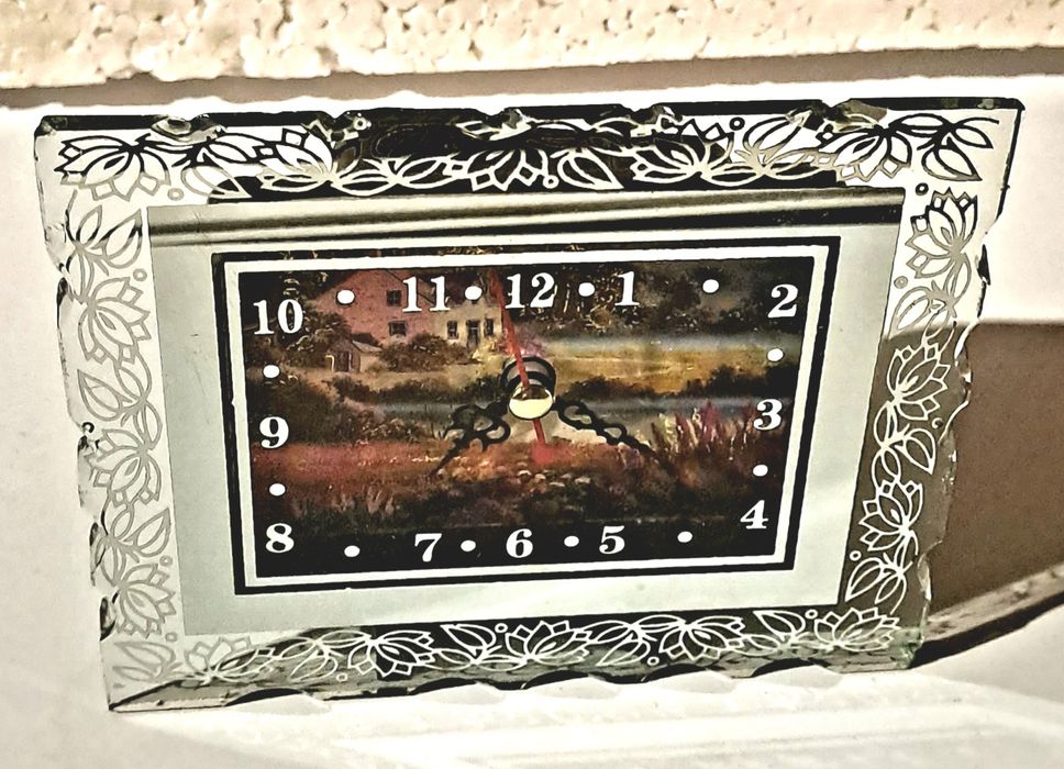 Кварцевыее  часы
