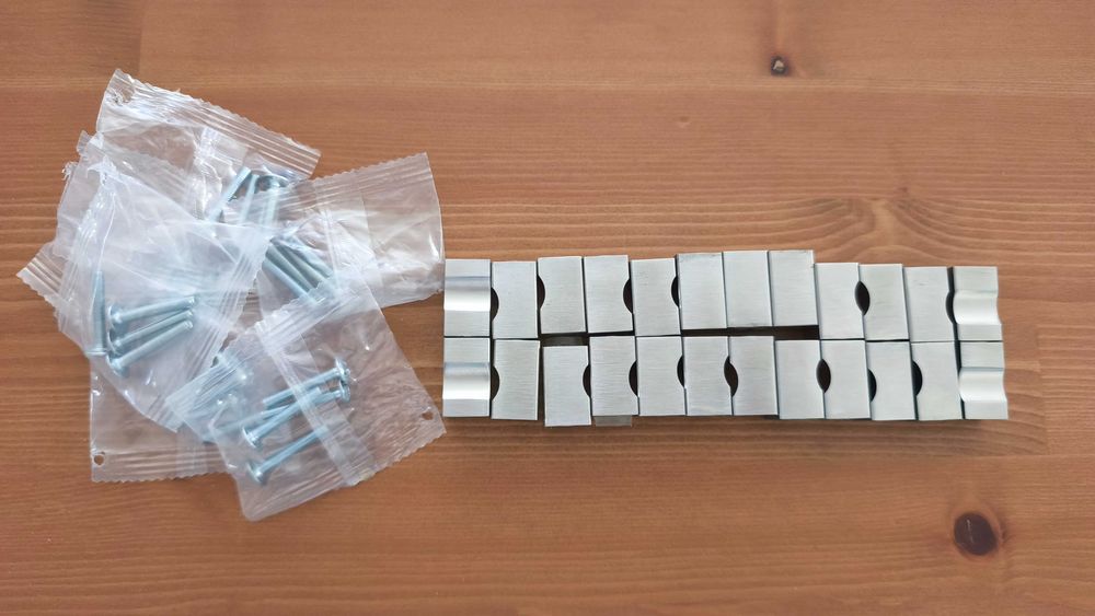 Puxadores em aço inoxidável escovado