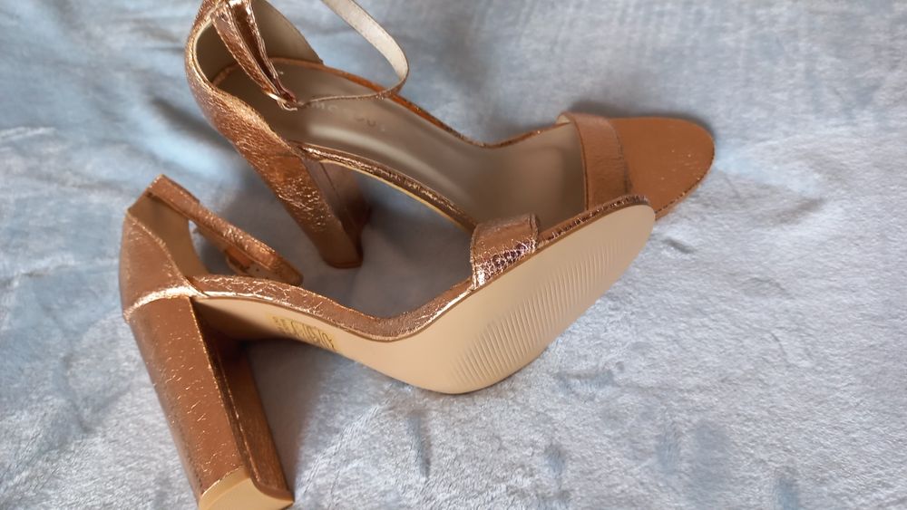 Sandálias rose gold