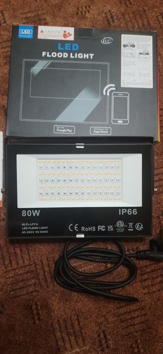 Смарт прожектор RGB 80w керування з телефону