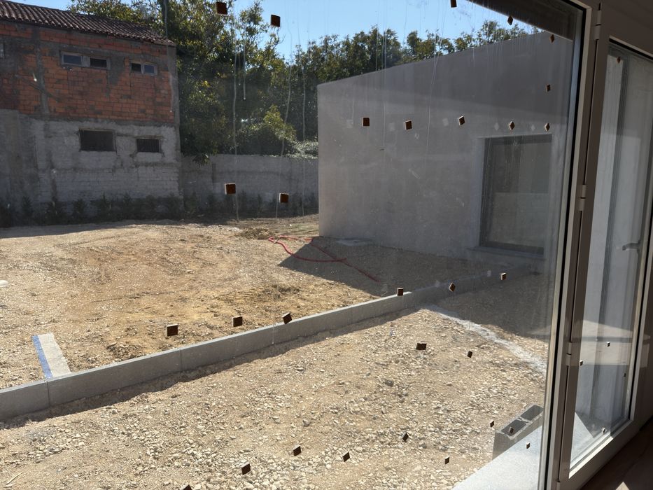 Excelente moradia T4, térrea com terreno em Condeixa-a-Nova