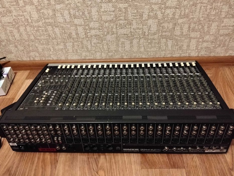 Продам мікшерний пульт