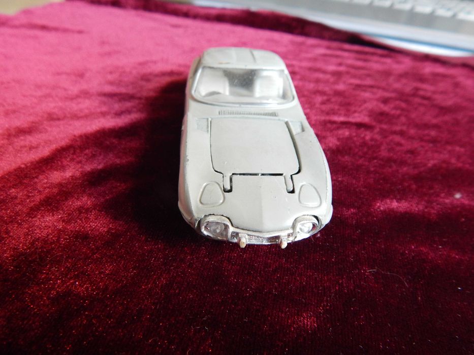Машинка Тойота 2000GT