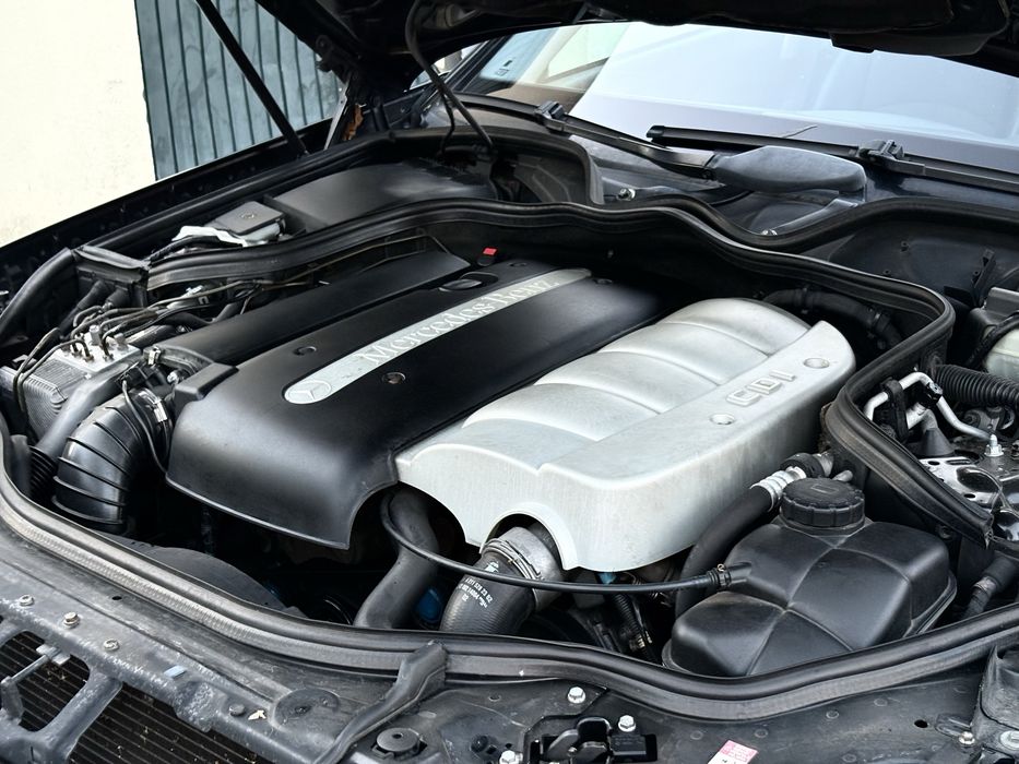 Mercedes-benz  E-220 Cdi Avantgarde  Black-Edition