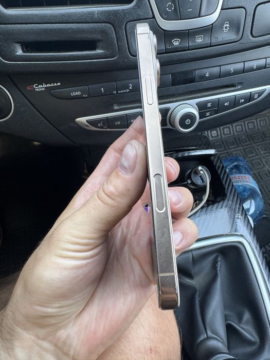 Iphone 16 pro max под ремонт