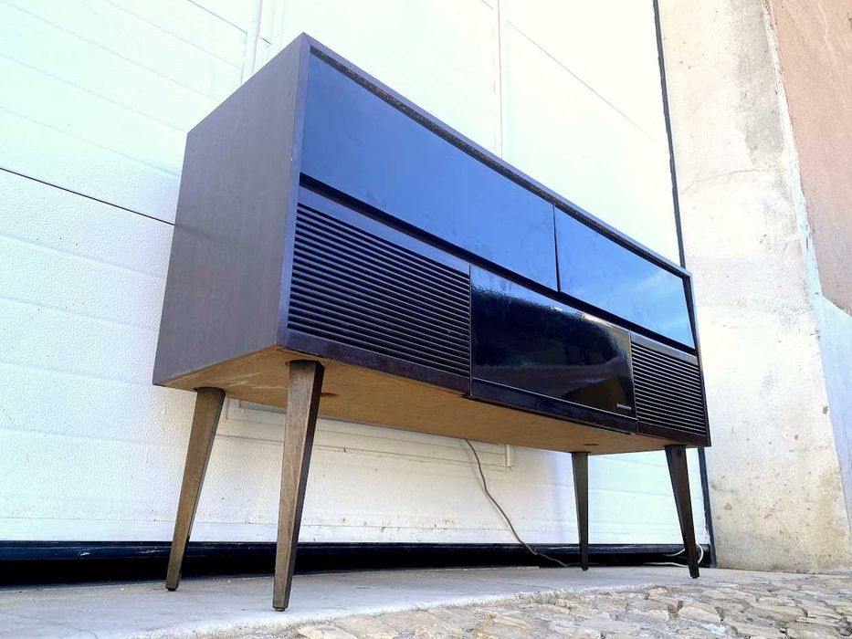 Rádio gira-discos a funcionar antigo +125comp x 36prof x 76,5alt.