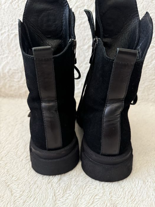 Продам женские зимние ботинки р 39