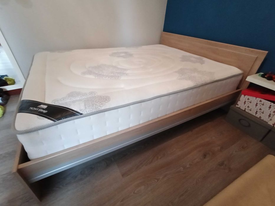 Cama casal com estrado e colchão