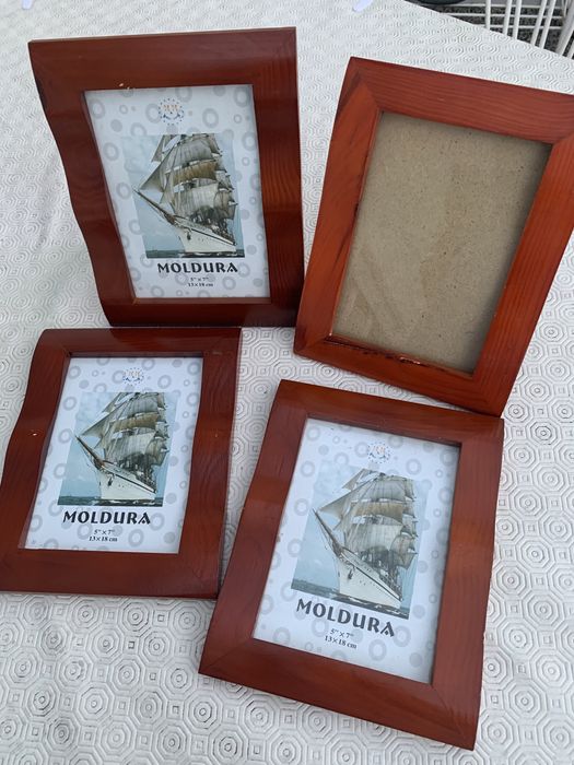 Molduras em madeira e vidro lote