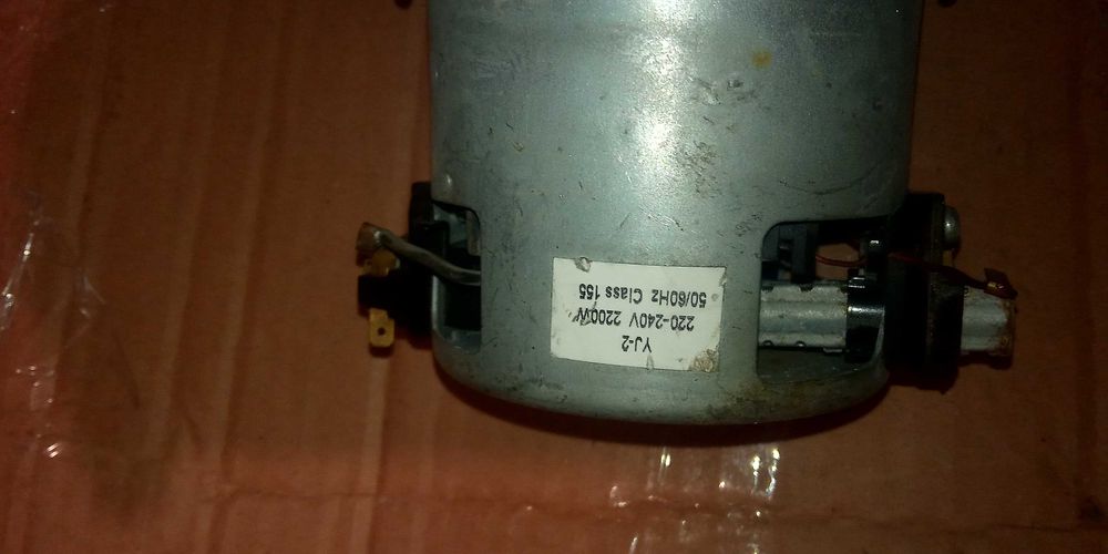 Двигуни мотори до пилосмока, пилососа  є різні питайте пишіть