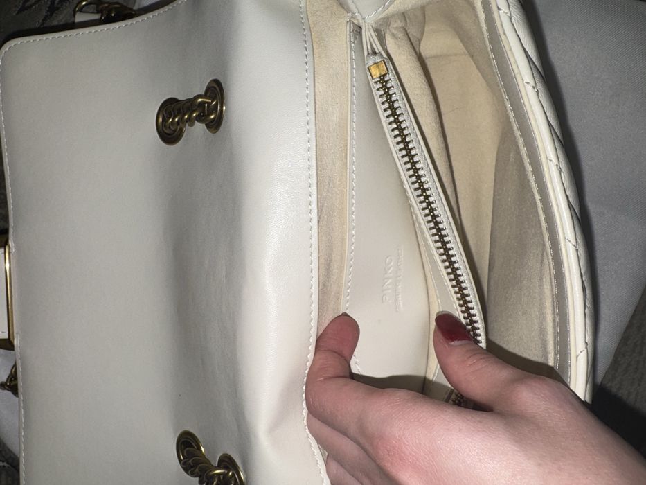 Біла шкіряна сумка Pinko