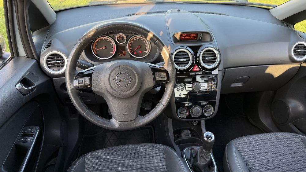 Opel corsa lift 1.2 klima alufelgi tempomat