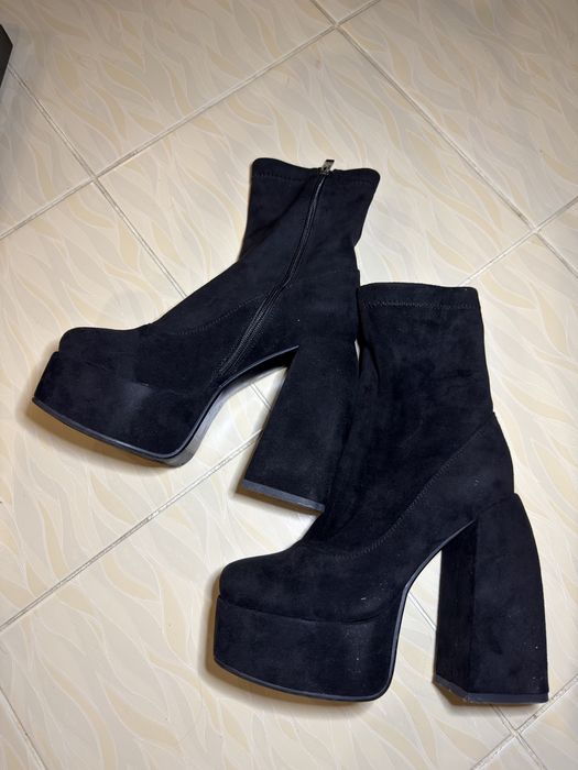 Чорні ботинки братц