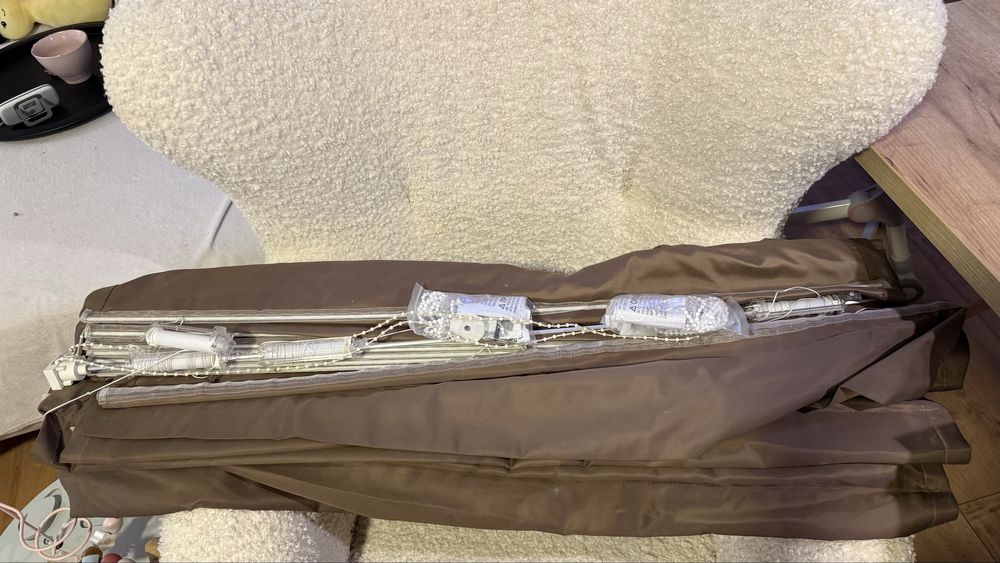 Rolety materialowe rzymskie - dwie, okna do samej ziemi